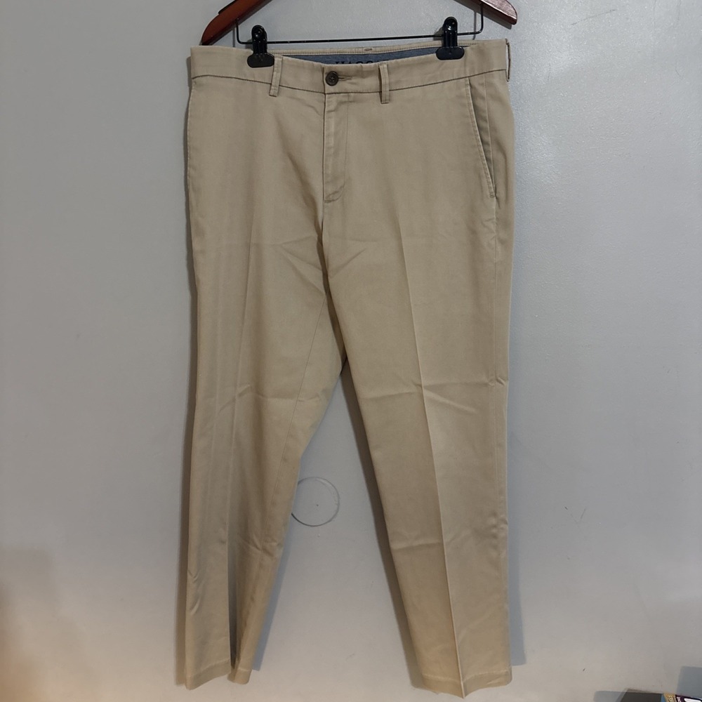 Haggar Performance Dress Pants Men's 34x29 Khaki Classic Fit No Iron 4-Way Str